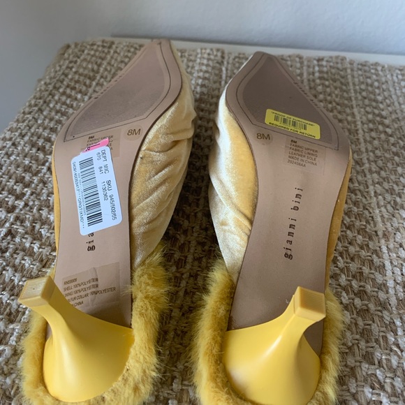 Gold Slip ons shoes 8 - Picture 6 of 13